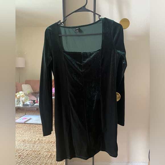 SHEIN green velvet dress - Picture 1 of 3